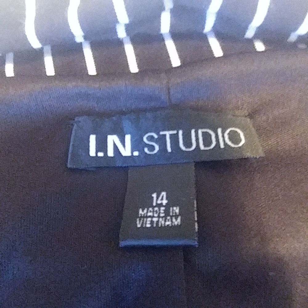Size 14 Women’s Black & White Striped A-Line Dress - Picture 5 of 6